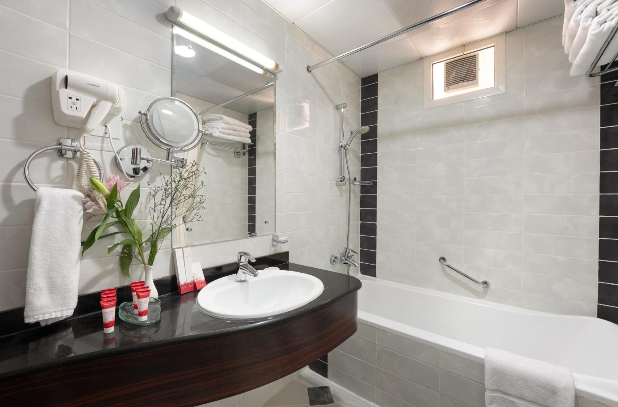 The Eclipse Boutique 4*