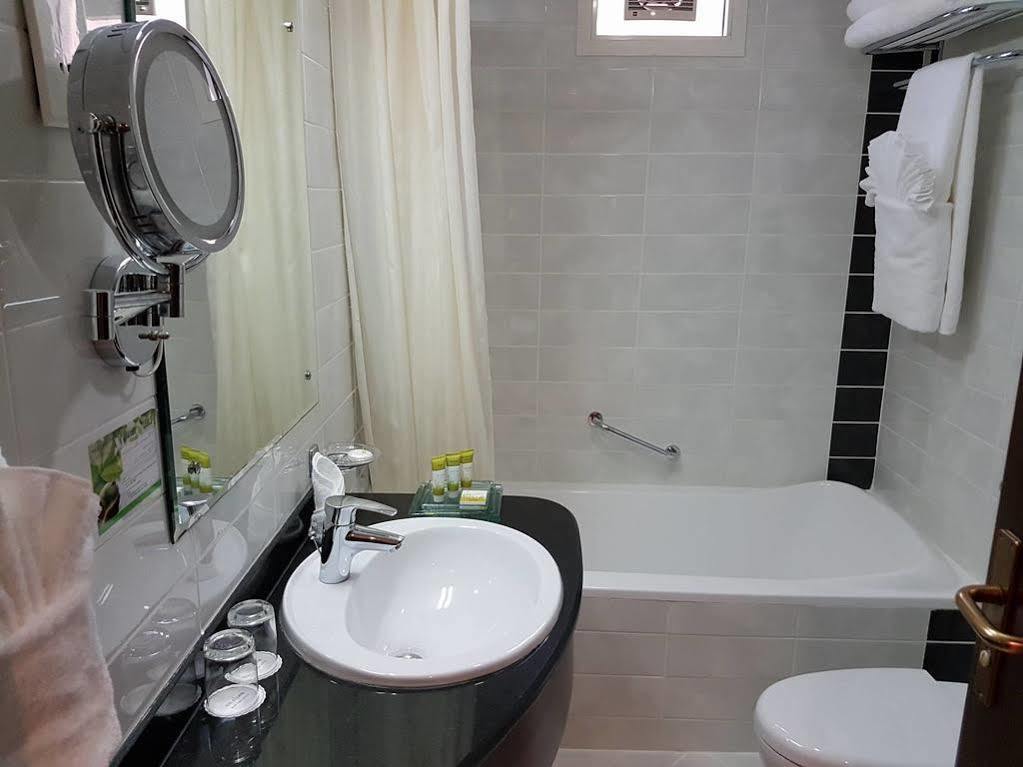 The Eclipse Boutique 4*